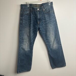 American Eagle Outfitters Men's Bootcut Blue Jeans measures (32.5x 28)